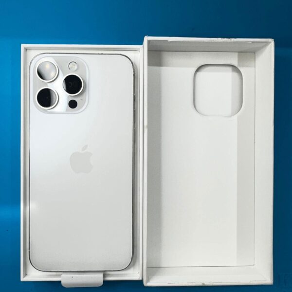 Apple iPhone 15 Pro Max - 256 GB - White